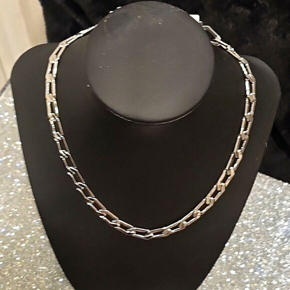 On 34th Chain Link Collar Necklace - Picture 6 of 7